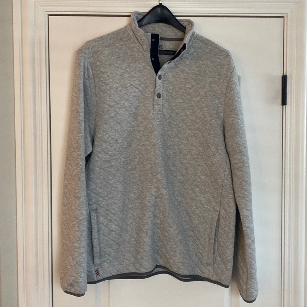 Rhône Men’s pullover size Large
